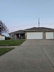 3927 SW 40th Ter