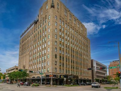 128 N 13th St SUITE 1401