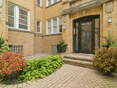 1336 W Estes Ave APT 2N
