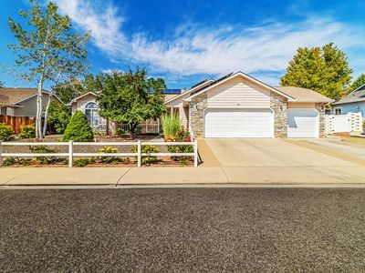 681 Moonrise Ct