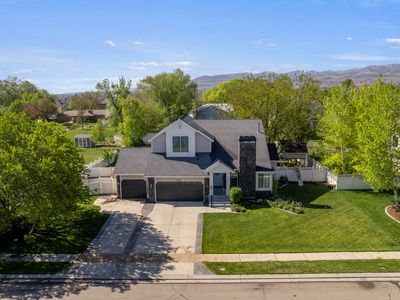 2855 W Golden Meadows Dr
