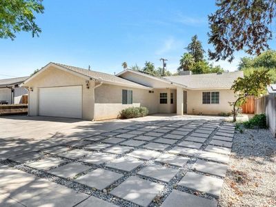 Property at 413 S Villa Ave, Fresno, CA