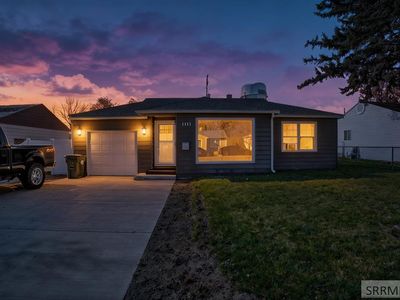 1061 Sunset Ave