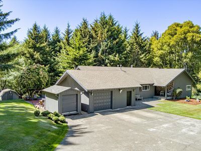 7119 London Dr