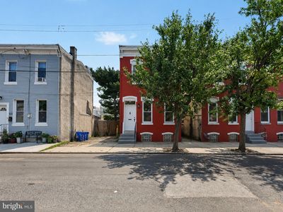 518 Line St