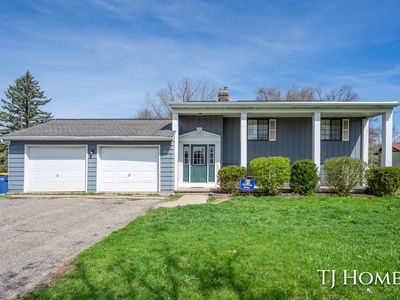 2561-2563 Burton St SE