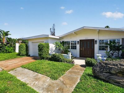 2525 W Coral Way