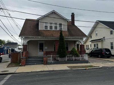 2 Parkview Ave