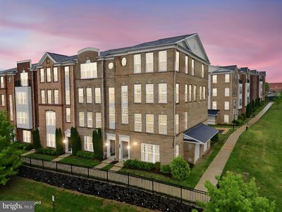 20718 Erskine Ter