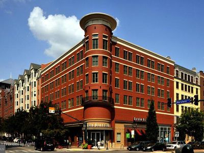 38 Maryland Ave #PENTHOUSE 605