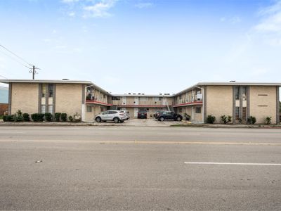 516 Holiday Dr