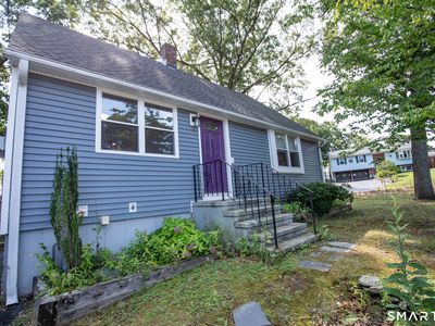 Property at 7 Raynham Road, East Haven, CT