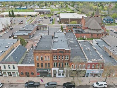 410 Main St W