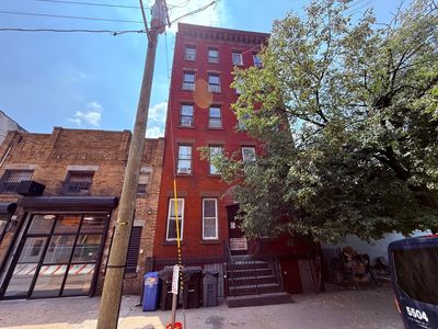 207 15th St APT 3R