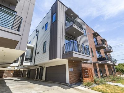 2450 N Garrett Ave #14