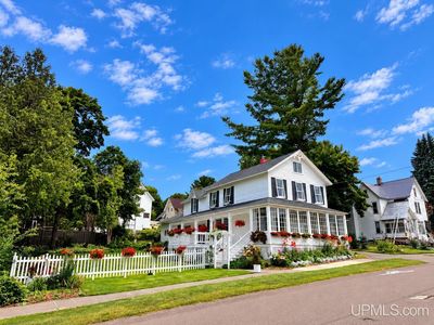 105 W Houghton Ave