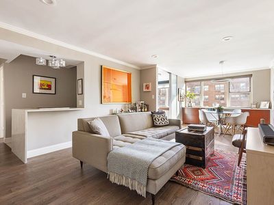 233 E 70th St APT 17T
