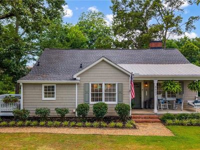 3607 W Lawrenceville St