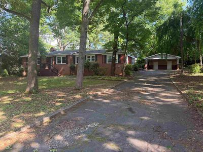 2221 Avondale Dr