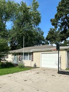 2933 Parker St