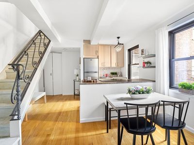 235 E 49th St APT 5D