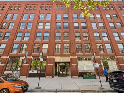 225 W Huron St APT 419
