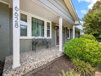 6628 Cabot Dr