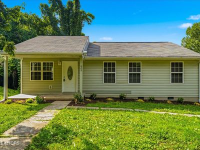 809 Valley Dr