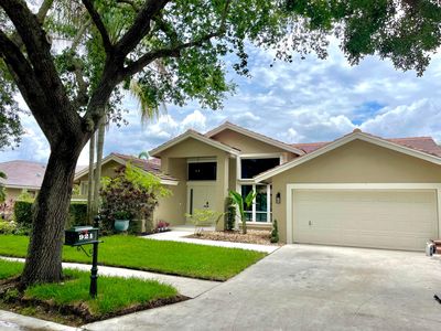 921 Lakewood Court