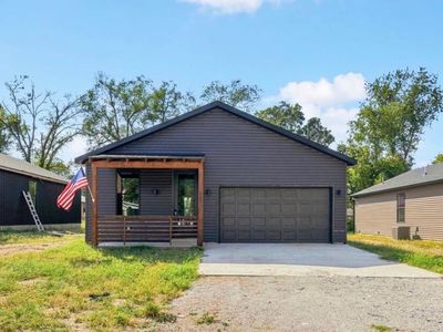 Property at 325 S Oak Avenue, Sparta, MO