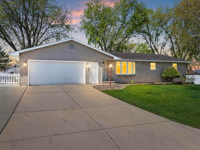 1436 Crestwood Dr
