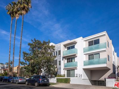 928 N Croft Ave APT 202