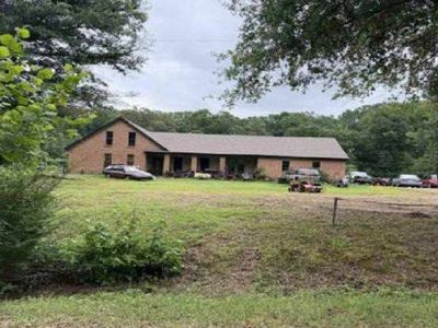 Property at 128 Barry Rd, Holly Springs, MS