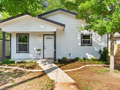 270 S PEACH AVE