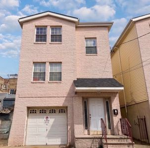152 Van Winkle Ave Floor 2