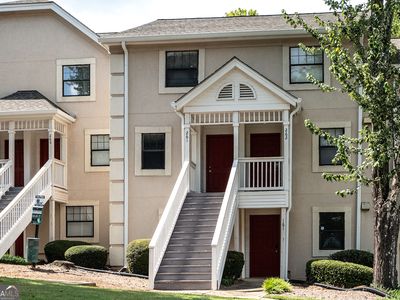 290 Appleby Dr APT 261
