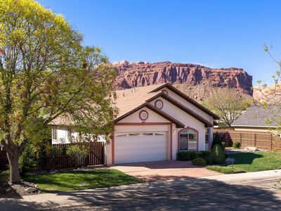 566 W Winesap Cir