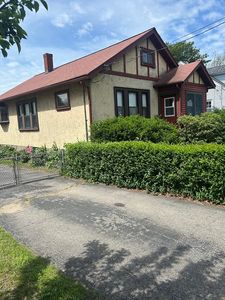 69 6th Ave