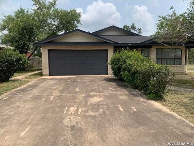 Property at 508 Crouch Ave, Devine, TX
