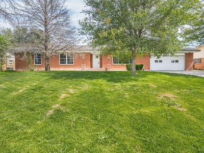 1409 Hillcrest Dr