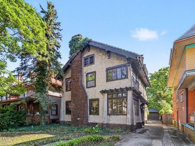 2720 Scottwood Ave