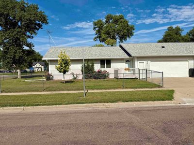Property at 311 S Court St, Elk Point, SD