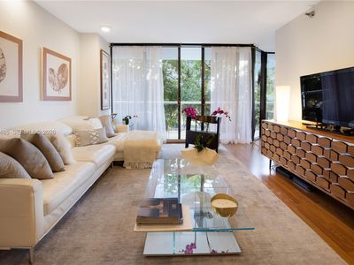 3640 Yacht Club Dr APT 304