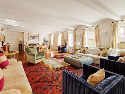 340 E 72nd St APT 4S