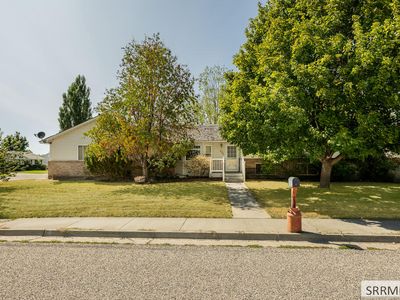 820 S Adam Ln