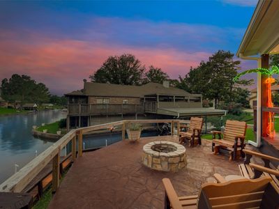 102 Ellen Ln