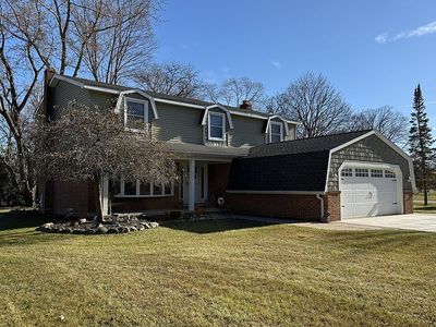 Property at 21491 Parke Ln, Grosse Ile, MI