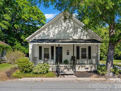 323 High St