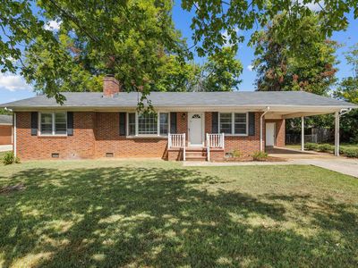 Property at 1111 Hillandale Dr, Tuscumbia, AL