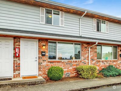 1513 E Division Street